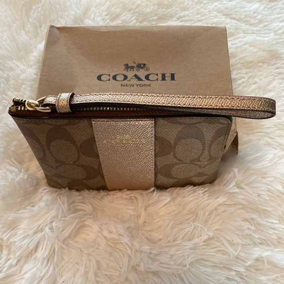 COACH Corner Zip Wristlet In Signature Canvas - Picture 4 of 7